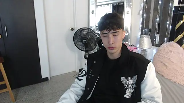 Snapshot of gojo_satoru_18 chatting on March 17, 2025, 11:42 am gojo satoru 18 online show from March 17, 2025, 11:42 am