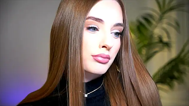 petitegonwiild online show from December 1, 2025, 10:43 pm