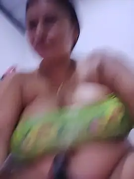Horny-Mommy-Dirty online show from May 18, 2026, 2:33 am