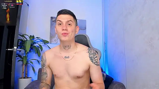 Snapshot of Yeiko_Romero_ chatting on February 11, 2026, 3:45 pm Yeiko Romero online show from February 11, 2026, 3:45 pm