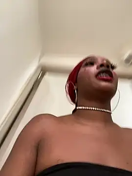 TIFFANYYSTAR online show from January 9, 2026, 5:42 pm