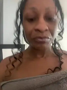 Snapshot of wynterheat chatting on February 19, 2025, 9:03 pm wynterheat online show from February 19, 2025, 9:03 pm