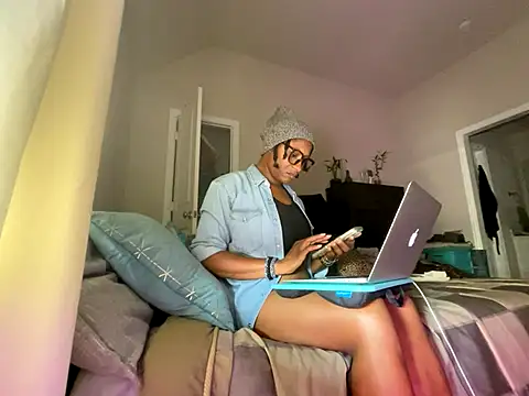 Snapshot of wynterheat chatting on September 10, 2025, 8:52 pm wynterheat online show from September 10, 2025, 8:52 pm