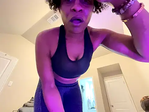 wynterheat online show from December 1, 2025, 2:12 am