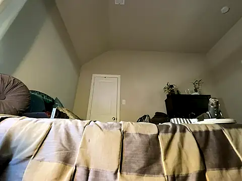 wynterheat online show from October 14, 2025, 5:13 pm