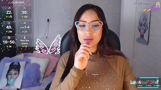 Paulina 627 online show from May 25, 2026, 4:06 pm