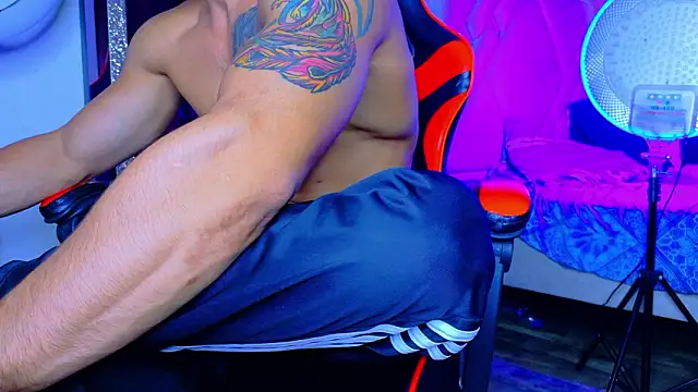 Rich boy01 online show from February 22, 2026, 3:24 pm