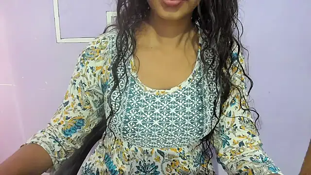 Snapshot of aarjulove chatting on September 11, 2025, 8:47 am aarjulove online show from September 11, 2025, 8:47 am