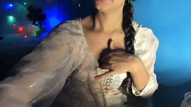 aarjulove online show from October 28, 2025, 12:37 pm