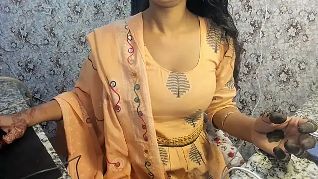 Snapshot of aarjulove chatting on March 12, 2025, 5:38 pm aarjulove online show from March 12, 2025, 5:38 pm