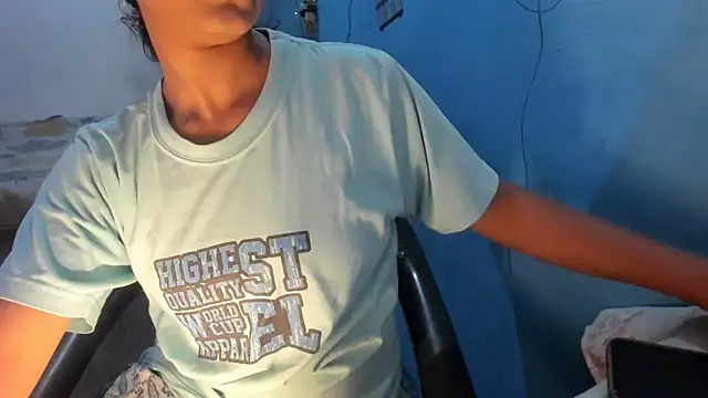 aarjulove online show from March 15, 2026, 1:51 pm