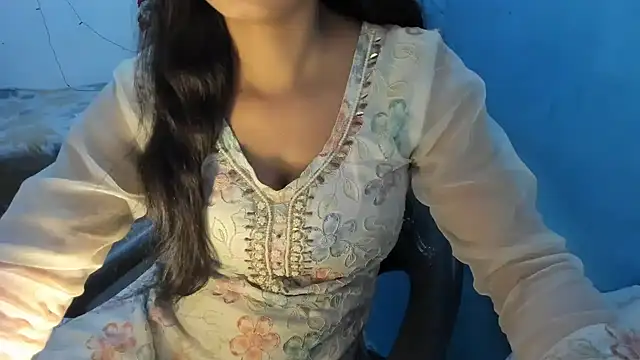 aarjulove online show from April 7, 2026, 7:21 am