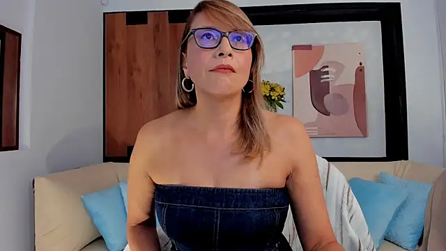 JessicaMuse online show from July 28, 2026, 9:14 pm