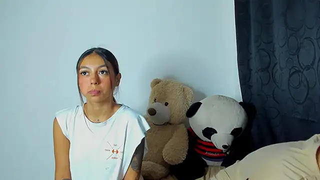 Snapshot of violet_casper_ chatting on February 9, 2025, 9:47 am violet casper online show from February 9, 2025, 9:47 am