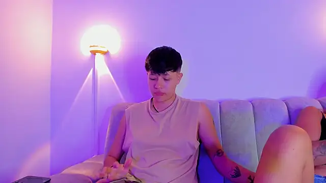 violet casper  online show from November 22, 2025, 2:38 pm