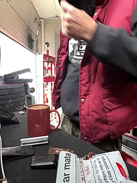 Snapshot of donnuozfutura chatting on February 18, 2025, 12:06 pm donnuozfutura online show from February 18, 2025, 12:06 pm