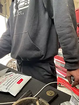 Snapshot of donnuozfutura chatting on February 25, 2025, 12:16 pm donnuozfutura online show from February 25, 2025, 12:16 pm