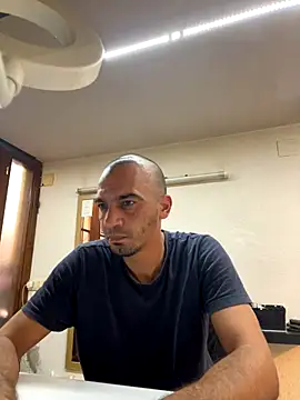 Snapshot of donnuozfutura chatting on November 22, 2025, 10:36 am donnuozfutura online show from November 22, 2025, 10:36 am