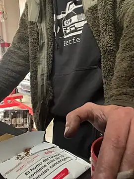 Snapshot of donnuozfutura chatting on March 19, 2025, 1:51 pm donnuozfutura online show from March 19, 2025, 1:51 pm