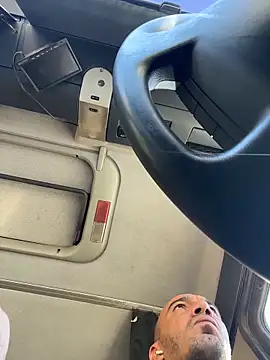 Snapshot of donnuozfutura chatting on October 27, 2025, 8:48 am donnuozfutura online show from October 27, 2025, 8:48 am