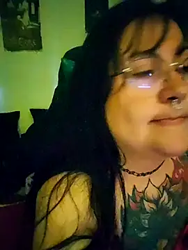 Snapshot of l1la_Rav3n chatting on November 8, 2025, 2:48 am l1la Rav3n online show from November 8, 2025, 2:48 am