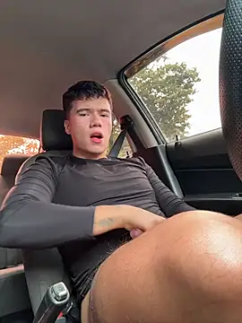 Snapshot of Logan_smith1 chatting on April 15, 2026, 7:58 pm Logan smith1 online show from April 15, 2026, 7:58 pm