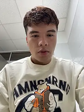 Snapshot of Logan_smith1 chatting on March 18, 2026, 4:52 pm Logan smith1 online show from March 18, 2026, 4:52 pm