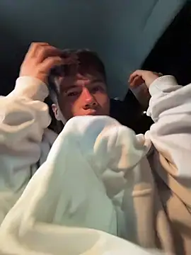 Snapshot of Logan_smith1 chatting on April 3, 2026, 6:31 am Logan smith1 online show from April 3, 2026, 6:31 am