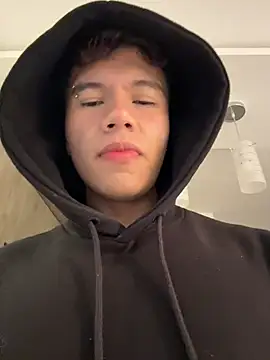 Snapshot of Logan_smith1 chatting on April 5, 2026, 8:10 am Logan smith1 online show from April 5, 2026, 8:10 am