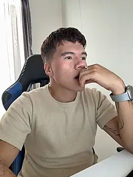 Snapshot of Logan_smith1 chatting on February 28, 2026, 9:03 pm Logan smith1 online show from February 28, 2026, 9:03 pm