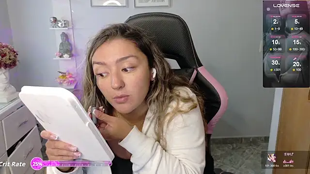 Melannyy  online show from May 15, 2026, 12:52 am