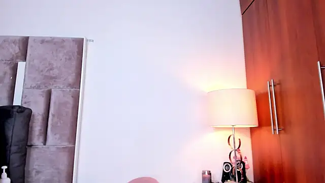 Snapshot of Nia_Bunny chatting on May 15, 2026, 1:42 pm Nia Bunny online show from May 15, 2026, 1:42 pm