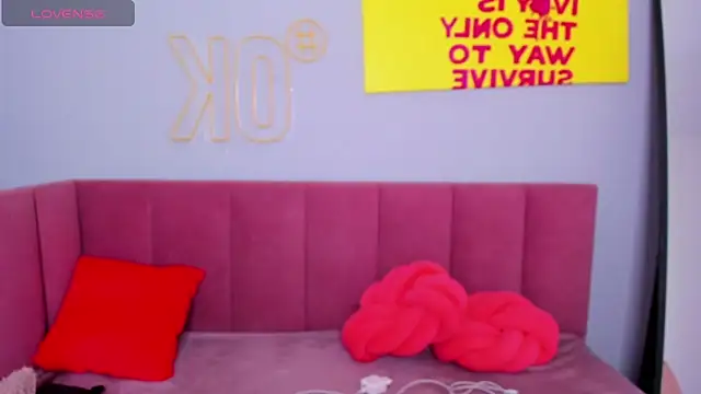 Snapshot of Diana_Garrett chatting on November 20, 2025, 2:56 am Diana Garrett online show from November 20, 2025, 2:56 am