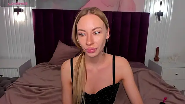 Snapshot of Diana_Garrett chatting on October 6, 2025, 1:29 am Diana Garrett online show from October 6, 2025, 1:29 am