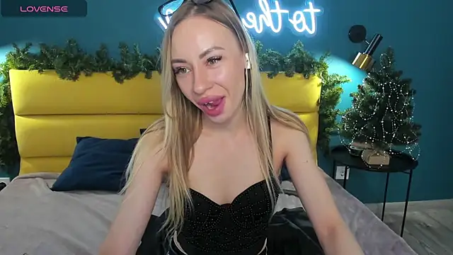 Diana Garrett online show from December 17, 2025, 1:32 am