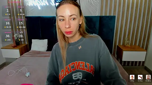 Snapshot of Diana_Garrett chatting on July 6, 2026, 1:56 am Diana Garrett online show from July 6, 2026, 1:56 am