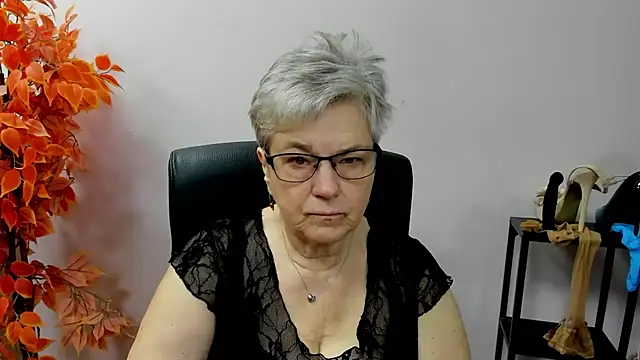 IrisDream online show from October 6, 2025, 6:25 am