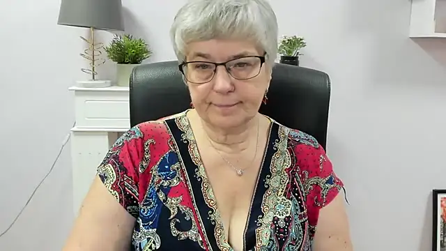 IrisDream online show from July 7, 2026, 8:07 am