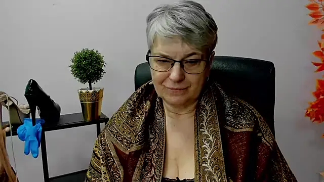 IrisDream online show from February 18, 2025, 10:49 am