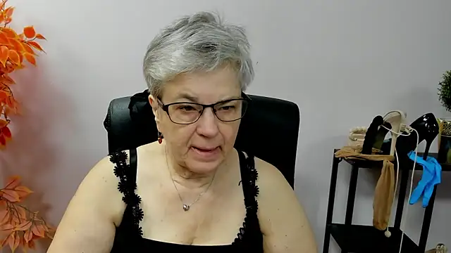 IrisDream online show from October 8, 2025, 6:15 am