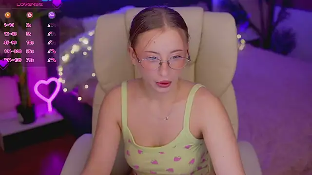 SilverrMoon online show from November 29, 2025, 1:55 pm