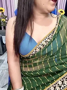 Snapshot of Cute-Raashii chatting on February 2, 2026, 1:04 am Cute-Raashii online show from February 2, 2026, 1:04 am