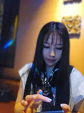 -satomi-jp online show from May 28, 2026, 3:07 pm