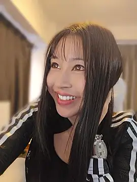 -satomi-jp online show from May 24, 2026, 8:58 am