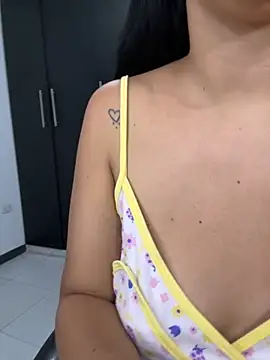 Snapshot of iiris_ chatting on September 27, 2025, 3:56 am iiris  online show from September 27, 2025, 3:56 am