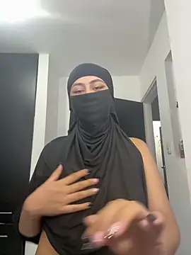 Snapshot of iiris_ chatting on October 11, 2025, 7:09 am iiris  online show from October 11, 2025, 7:09 am