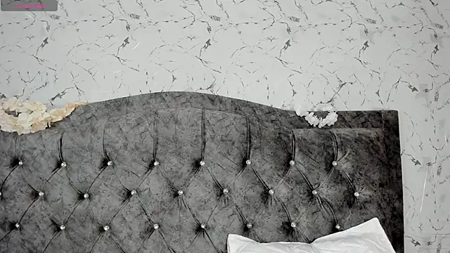 Snapshot of iiris_ chatting on September 20, 2025, 3:17 pm iiris  online show from September 20, 2025, 3:17 pm