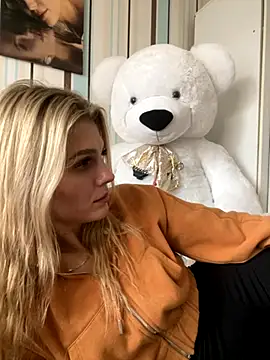 Liya my online show from October 17, 2025, 11:45 am