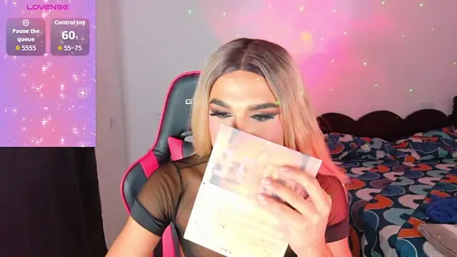 AllisonsweetZ online show from November 3, 2025, 7:17 pm