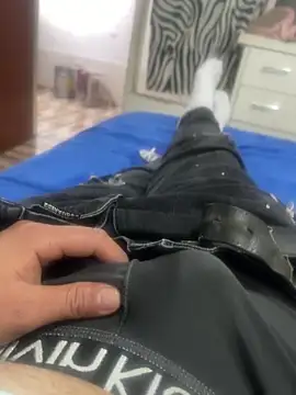 Snapshot of Cristian_099 chatting on February 15, 2026, 9:47 pm Cristian 099 online show from February 15, 2026, 9:47 pm